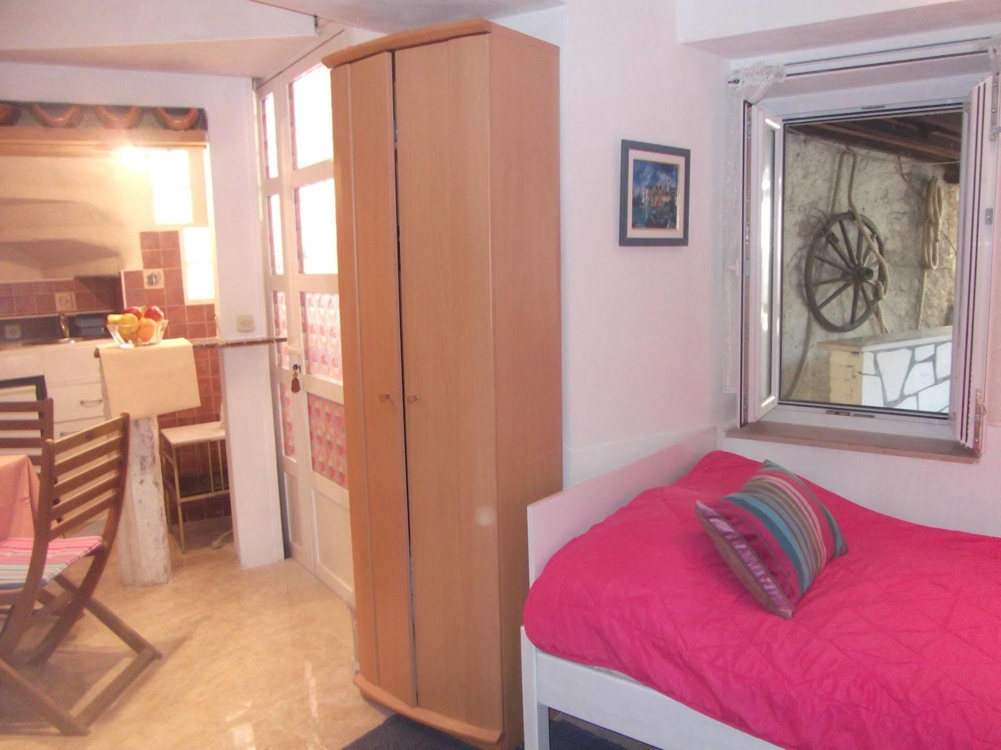 Joy Old Town Apartma